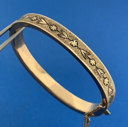 Antique Victoria Gold Filled Floral Etched Textured Hinged Bangle Bracelet