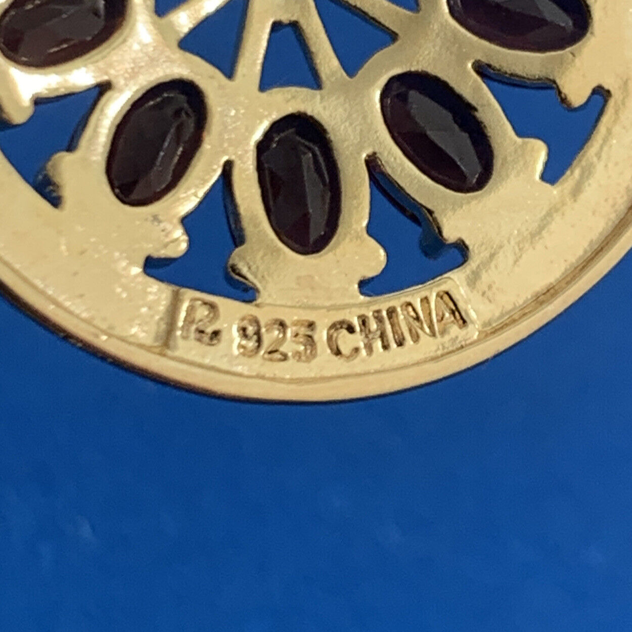 Designer Vermeil 925 Sterling Silver Oval Garnets Diamond Accent Round Pendant