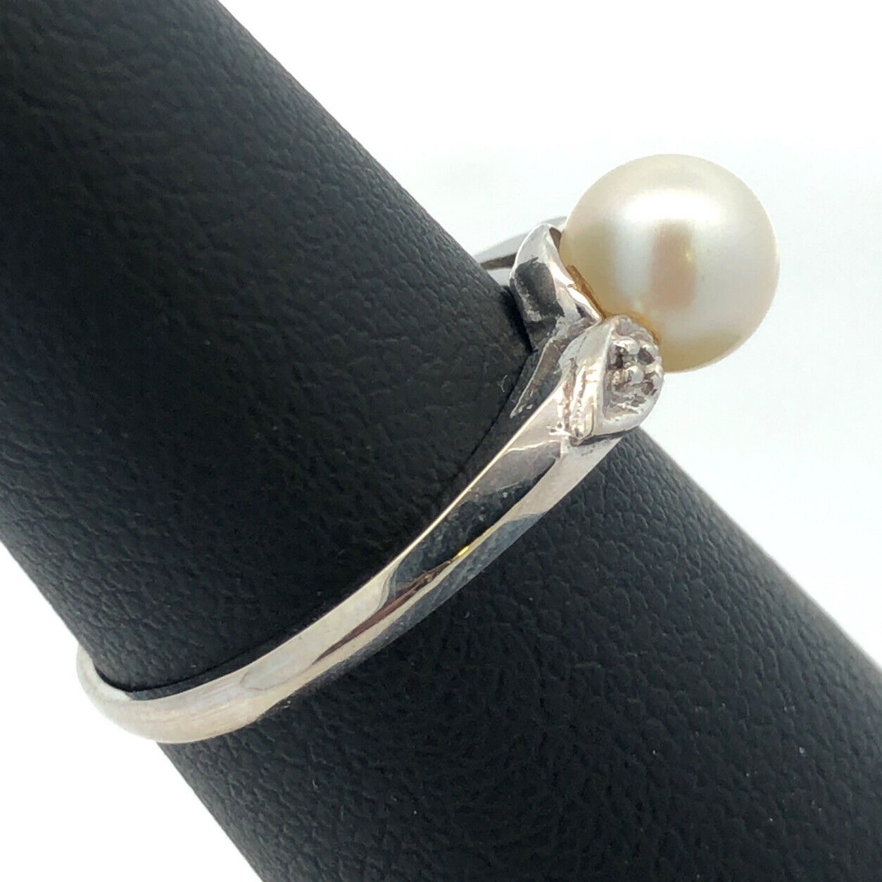 Designer 10K White Gold Round Pearl Diamond Accented Anniversary Ring