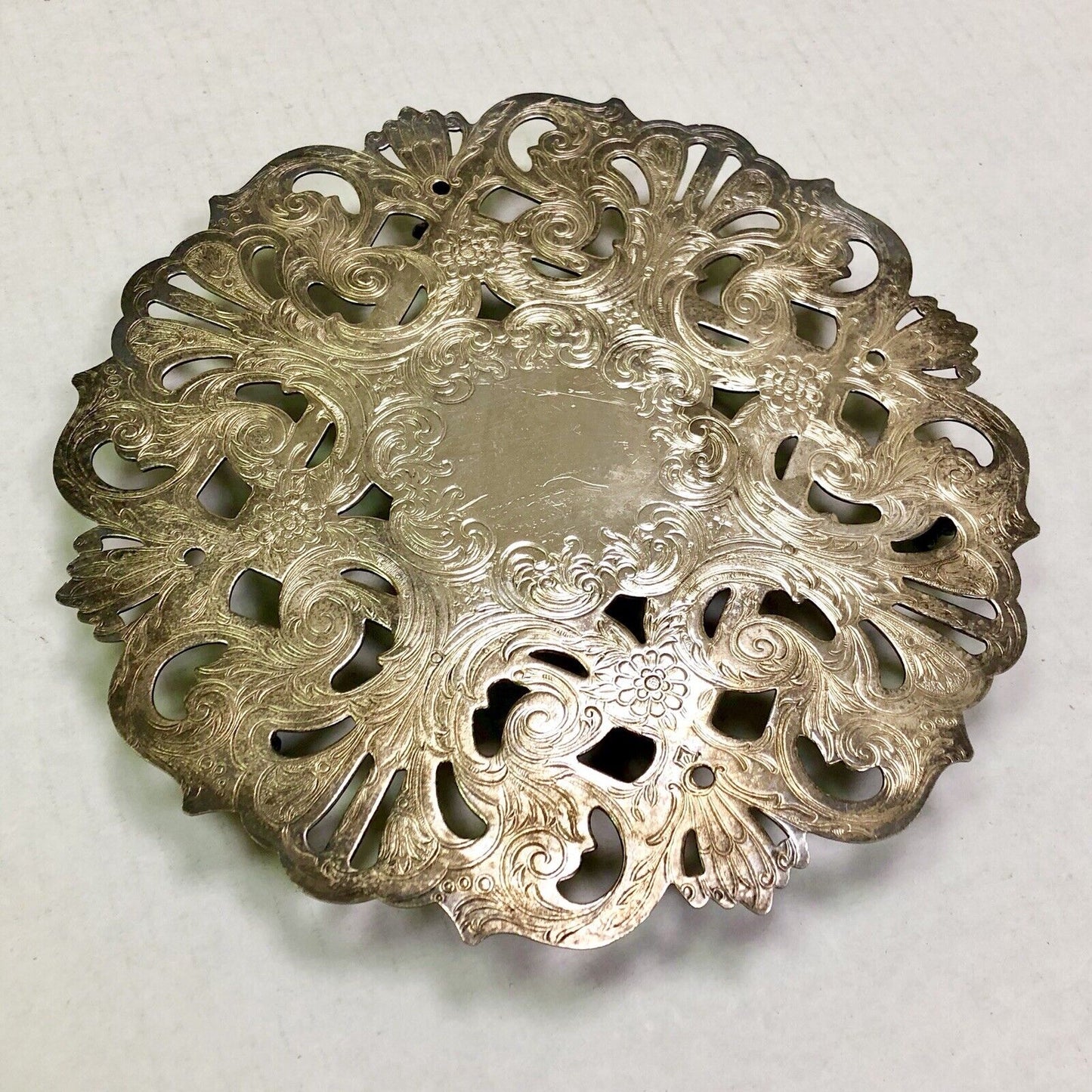 Retro Leonard Silver Co Silver Electroplated Floral Scroll Cut Out Food Trivet