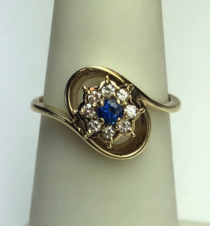 Designer 14K Yellow Gold Diamond Sapphire Free Form Flower Cocktail Ring