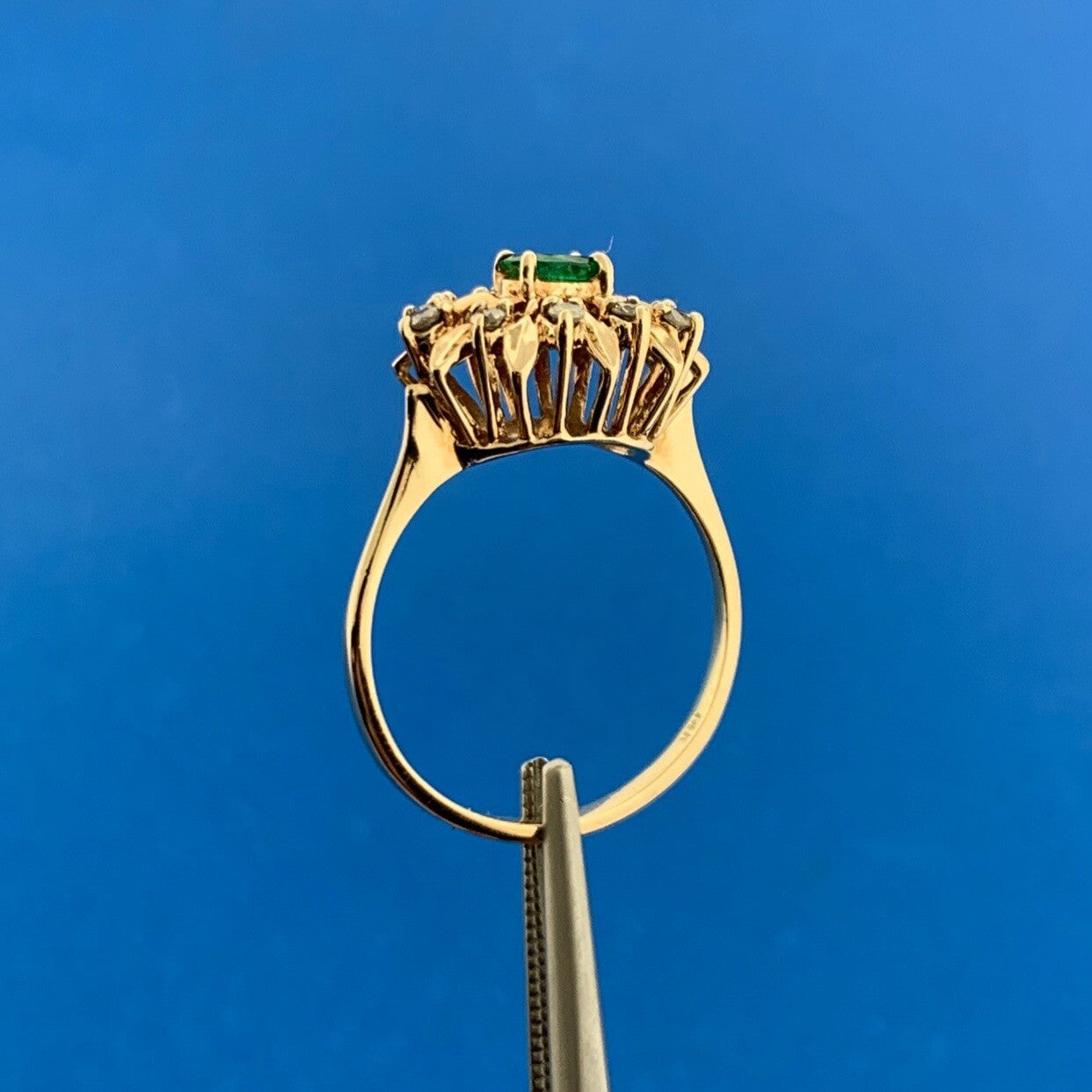 Vintage 14K Yellow Gold Oval Emerald Diamond Starburst Halo May Anniversary Ring