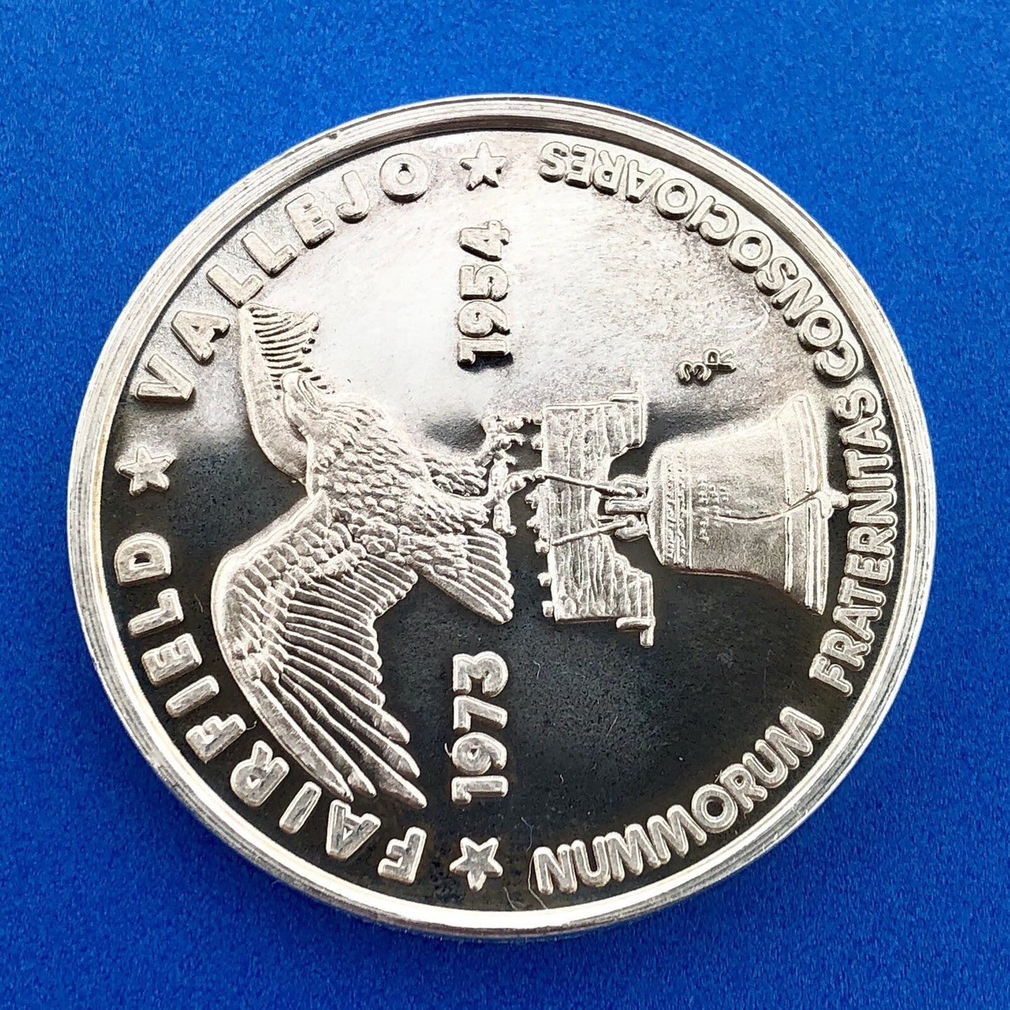 1973 Fairfield CA/Vallejo CA Coin Club 10 Year Anniv One Ounce .999 Silver Round