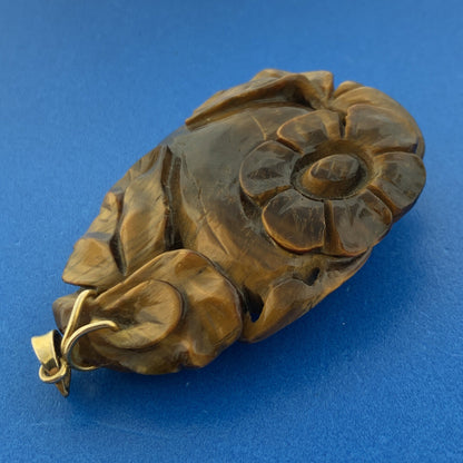 Gorgeous 9k Yellow Gold Carved Tiger's Eye Quartz Floral Stone Dangle Pendant
