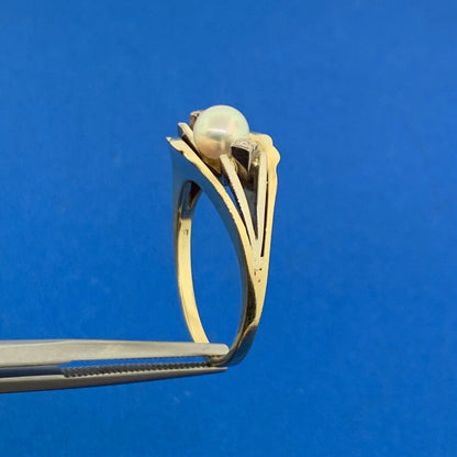 14K Yellow Gold Pearl Diamond Accented June Anniversary Birthstone Occasion Ring