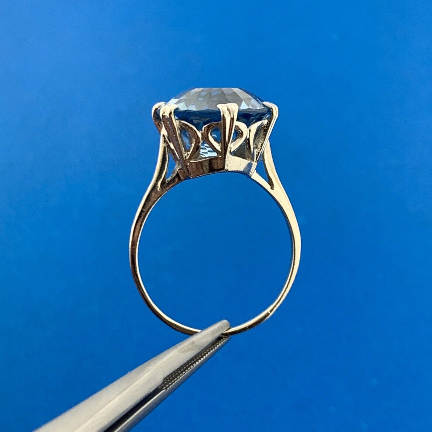 Fabulous 14K White Gold Blue Topaz Solitaire December Anniversary Statement Ring