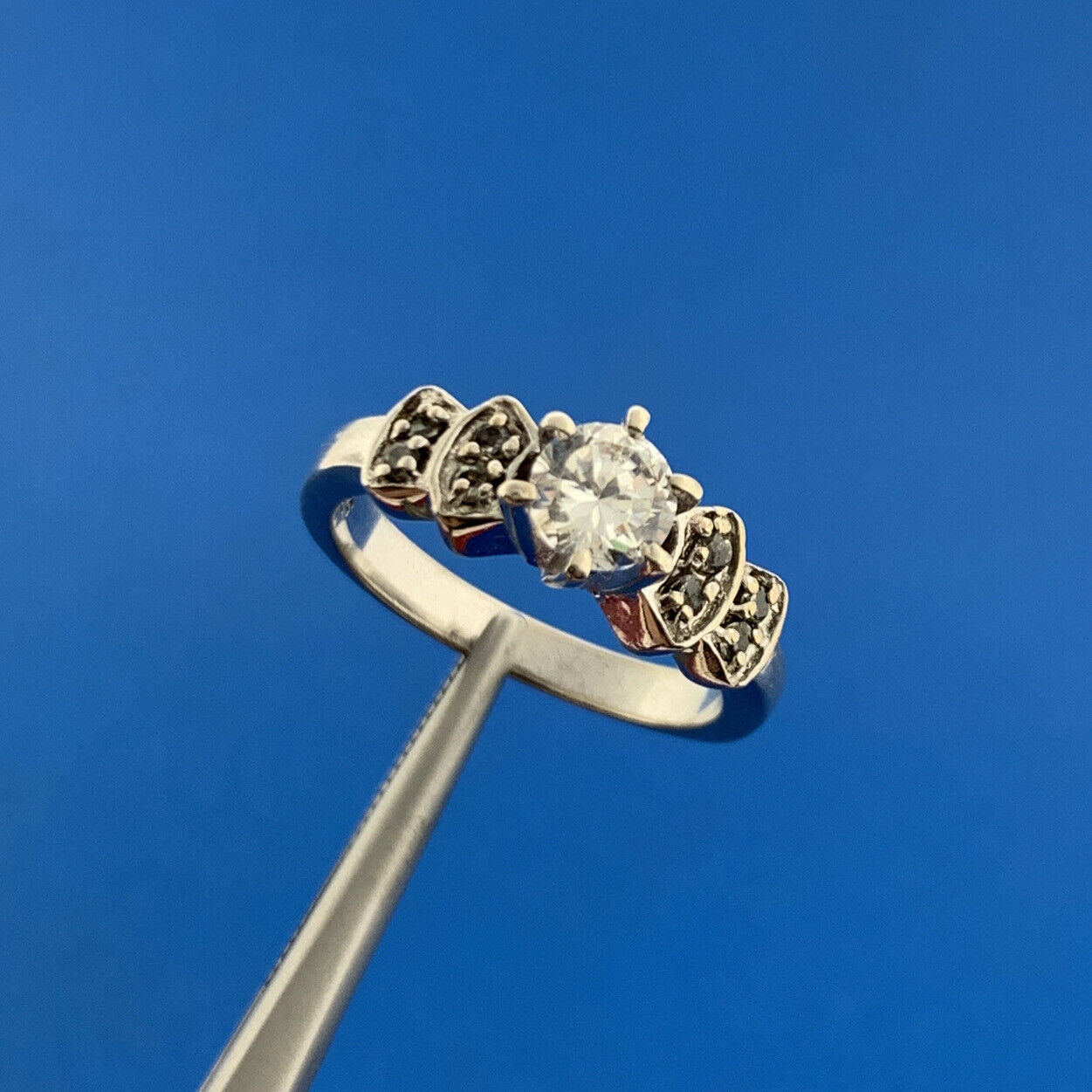 Vintage Design Sterling Silver Cubic Zirconia Solitaire w/ Round Accents Ring