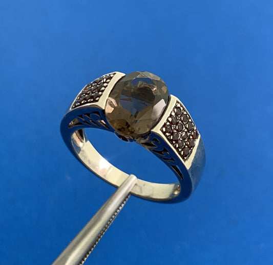 Designer 925 Sterling Silver Oval Quartz Garnet Accented Cocktail Ring