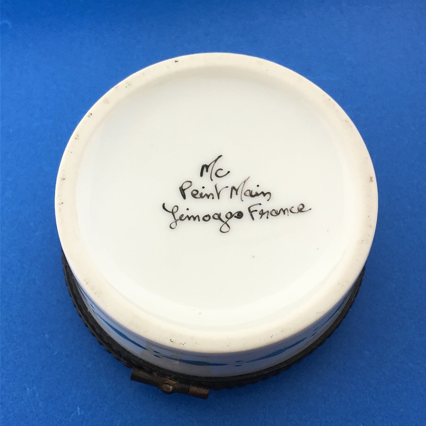 Vintage Limoges Hand Painted Porcelain Hot Air Balloon Round Hinged Trinket Box