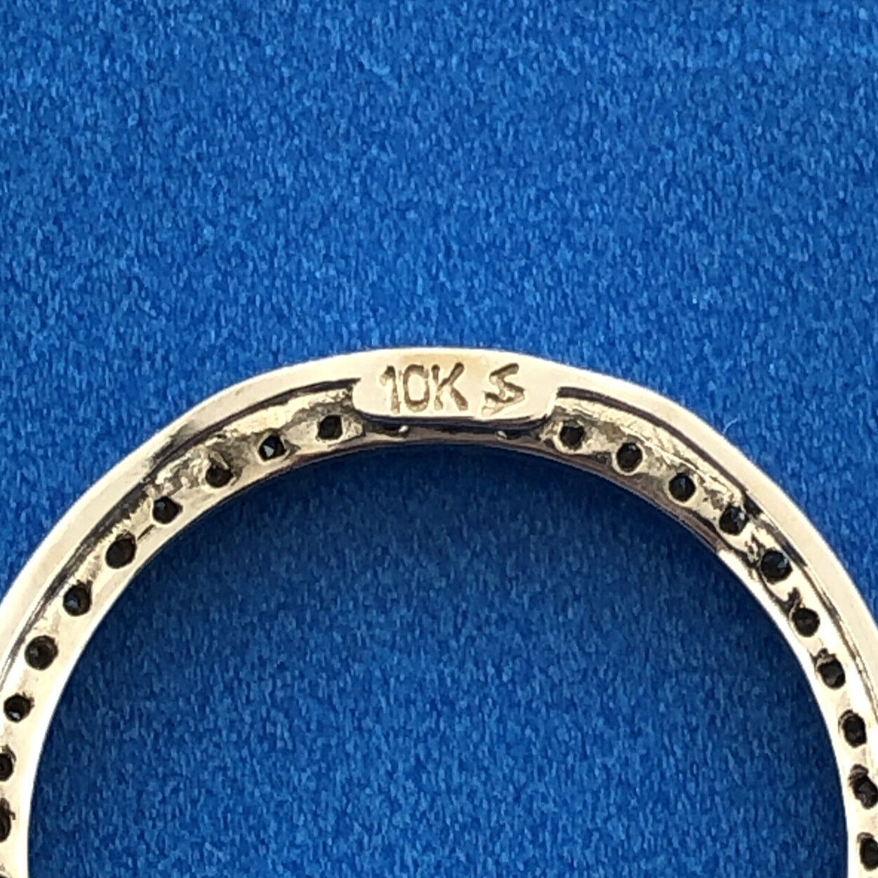 Gorgeous 10k White Gold Round Cut Diamond Infinity Circle Band Ring Pendant