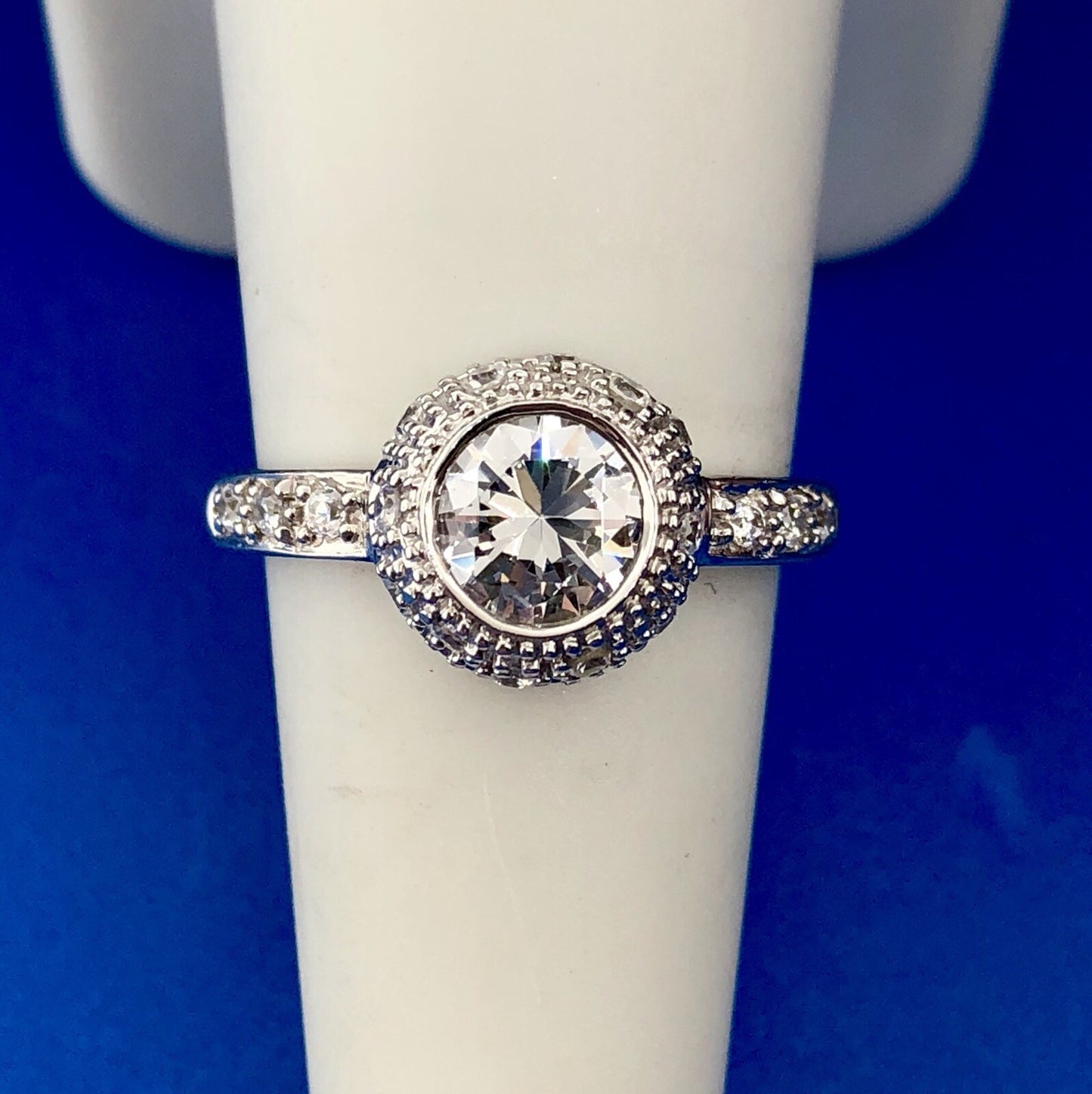 Stunning Sterling Silver Cubic Zirconia CZ Solitaire W/Accents Engagement Ring