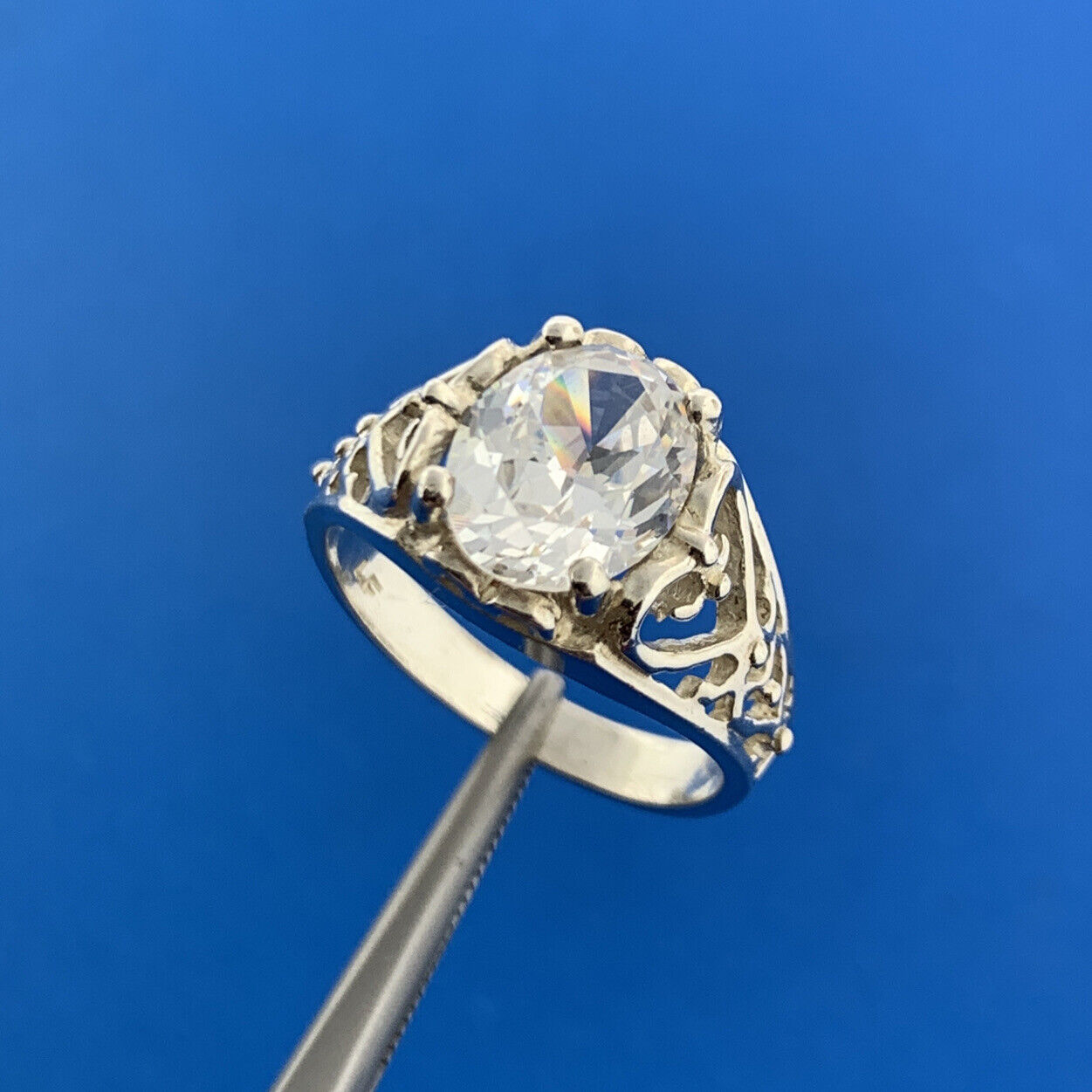 Designer 925 Sterling Silver Oval Cubic Zirconia Solitaire Sweetheart Dome Ring