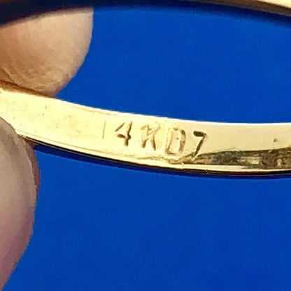 Vintage 14K Yellow Gold Oval Tanzanite Diamond Accent December Anniversary Ring