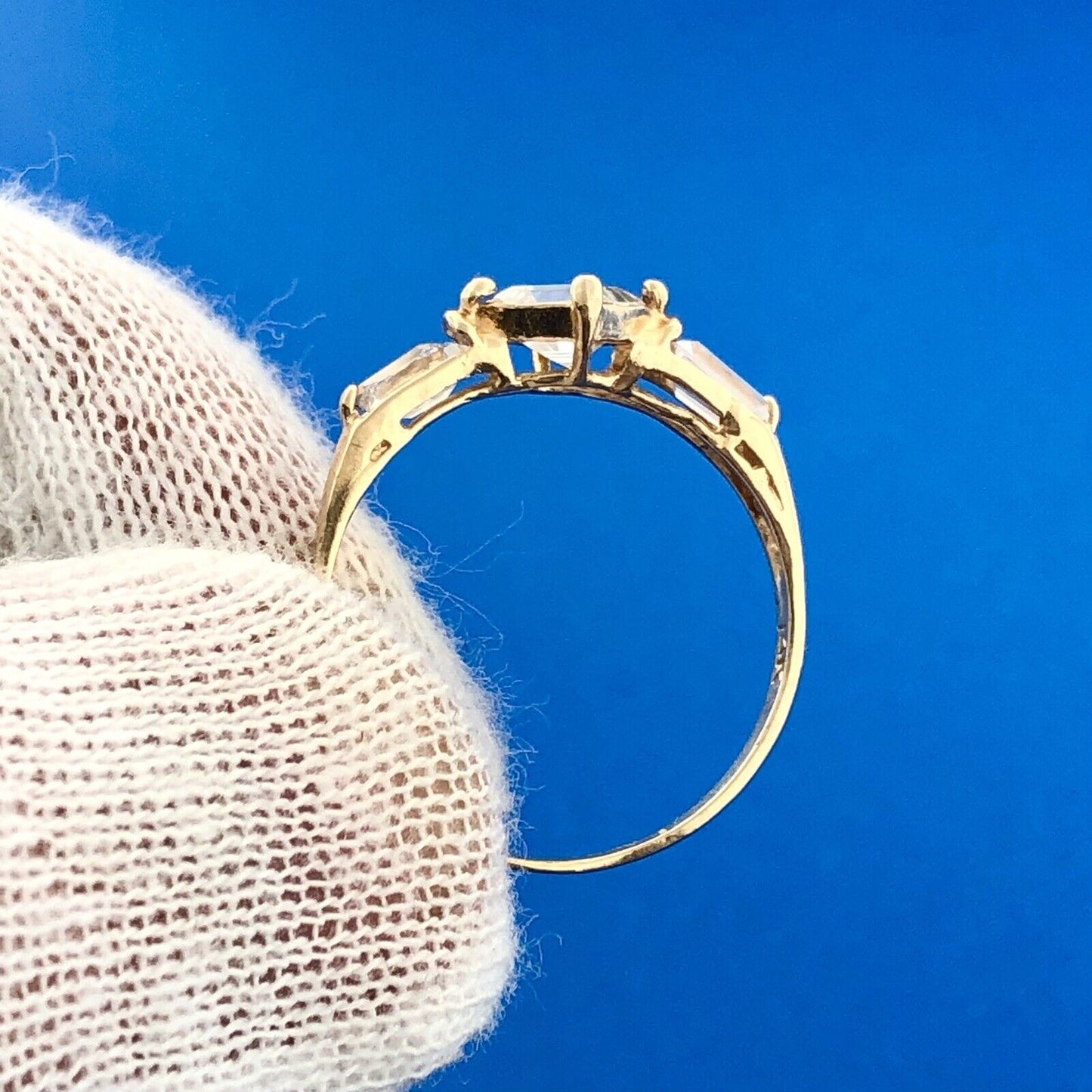 Gorgeous 14k Yellow Gold Princess Baguette Tapered Cut Sparkling CZ Ring Size 7