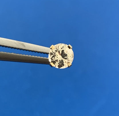 Estate 14K Yellow Gold Round Diamond Solitaire Stud Earrings