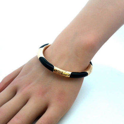 Vintage 14K Yellow Gold Black Onyx Engraved Round Hinged Bangle Bracelet