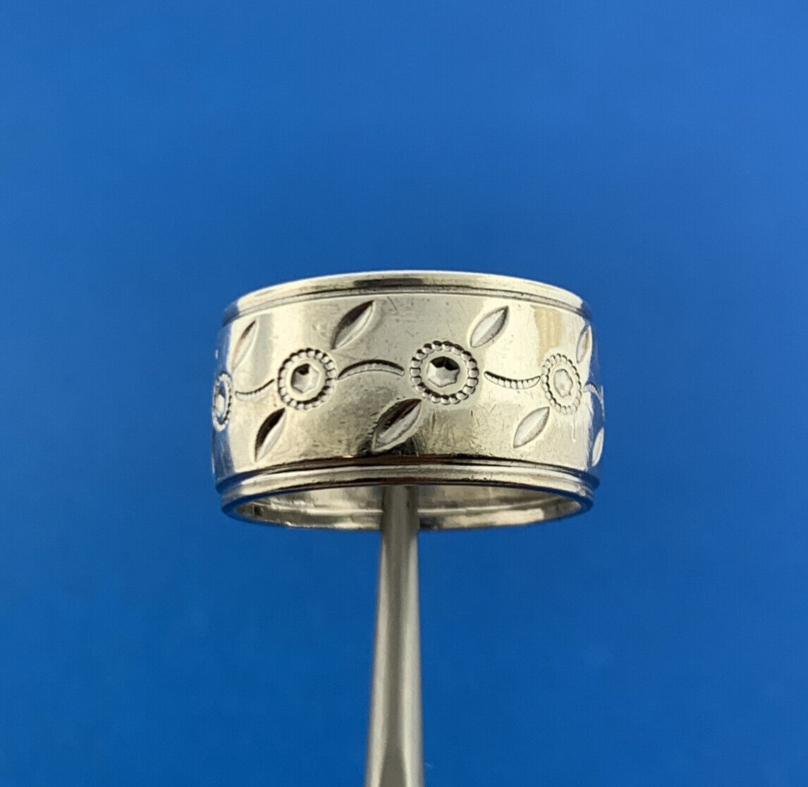 Mid Century UNCAS 925 Sterling Silver Floral Engraved Wide Cigar Band Ring