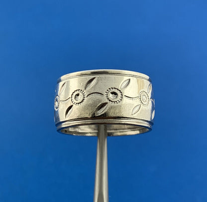 Mid Century UNCAS 925 Sterling Silver Floral Engraved Wide Cigar Band Ring