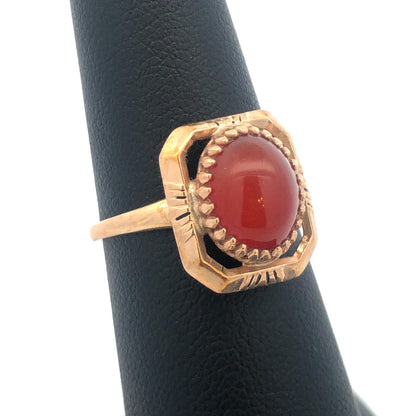 Vintage Designer 10K Yellow Gold Oval Red Carnelian Cabochon Ring