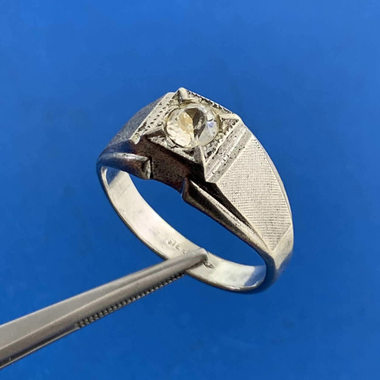 Vintage 925 Sterling Silver Round Cubic Zirconia Unisex Textured Cocktail Ring