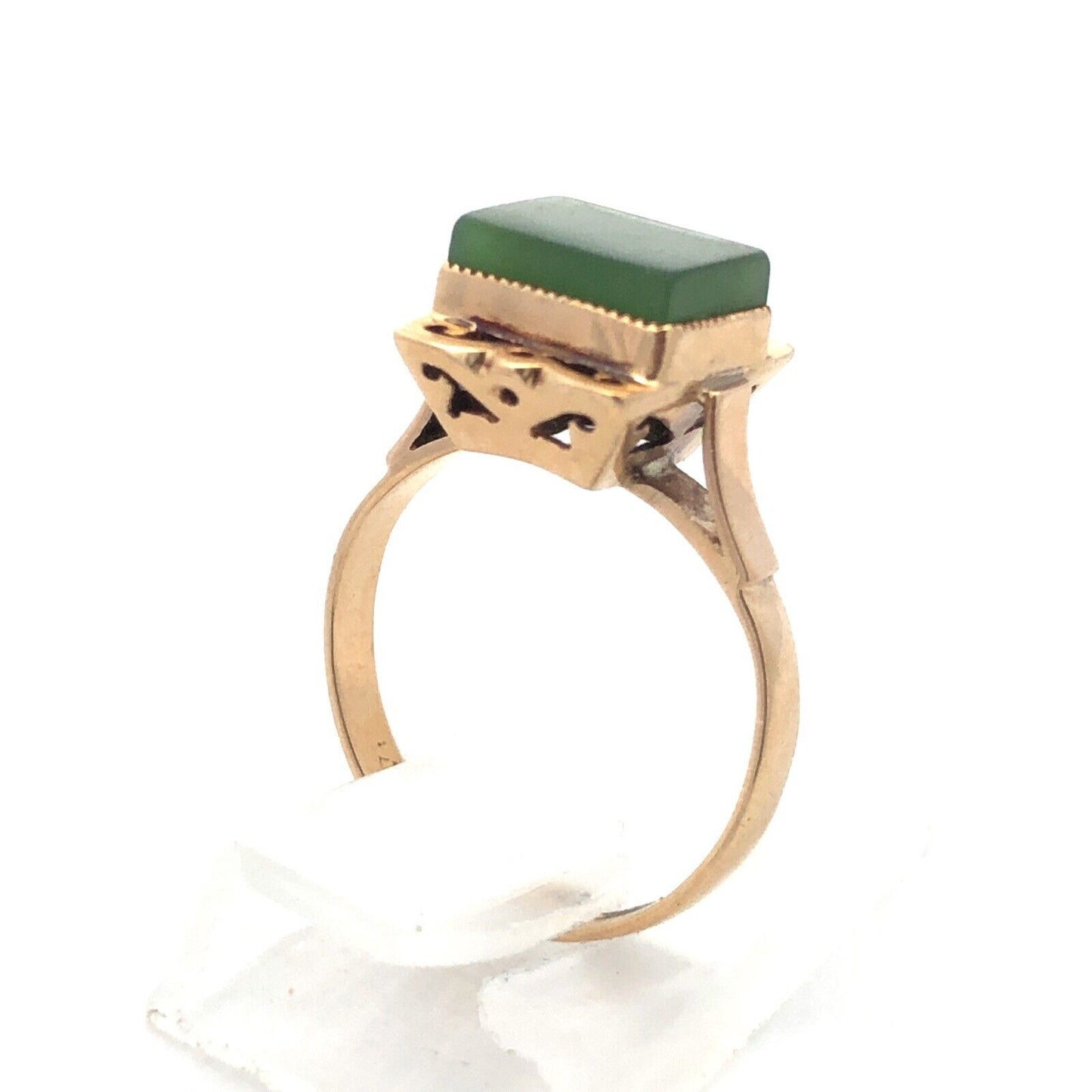Estate 14K Yellow Gold Rectangle Jade Cabochon Oriental Style Cocktail Ring