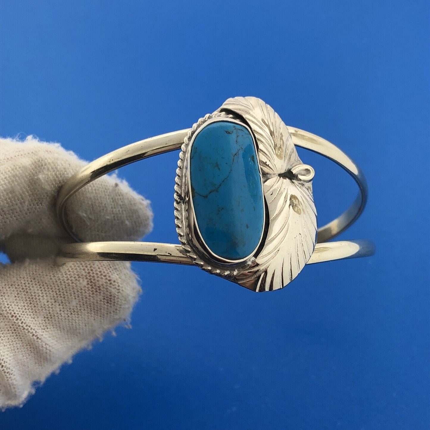 Stunning Sterling Silver 925 Dyed Cabochon Turquoise Leaf 6.5" Cuff Bracelet