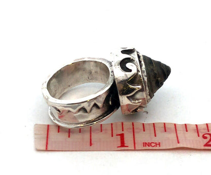 Vintage 925 Sterling Silver Round Grey Spiral Shell Wave Beach Statement Ring
