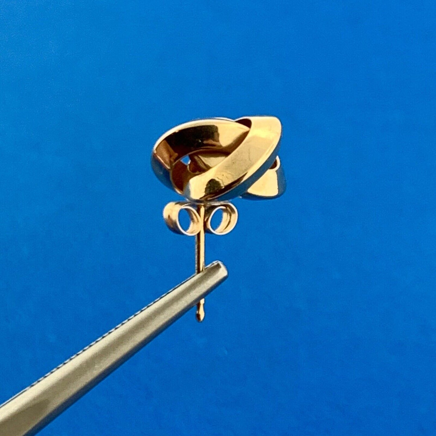 Gorgeous 14k Yellow Gold Knot Friction Back Stud Earrings
