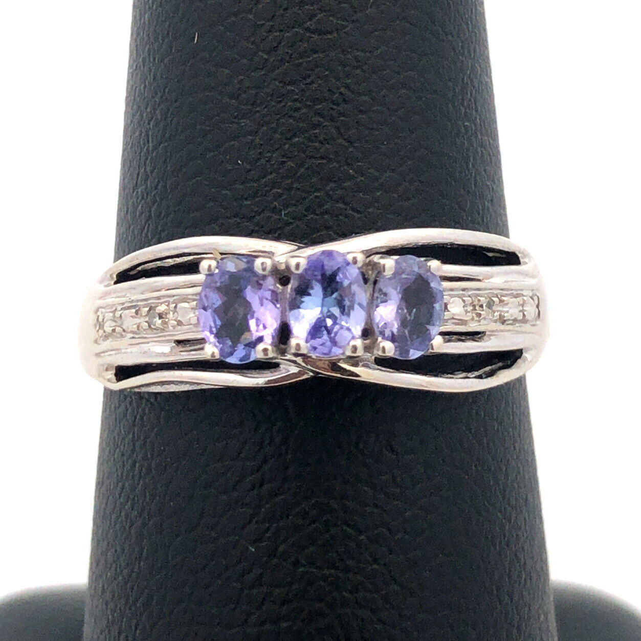 Designer STS 10K White Gold Oval Tanzanite Round Diamond Accent Cocktail Ring