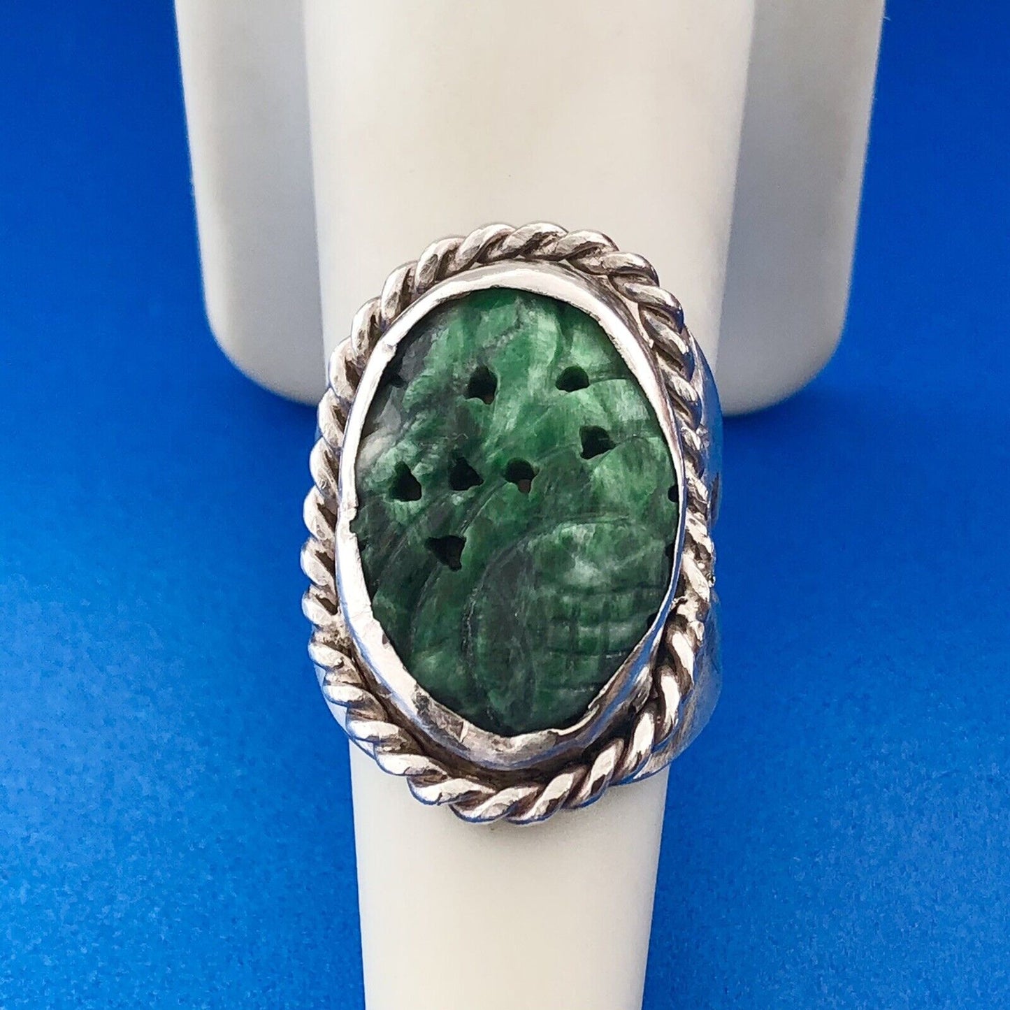 Native American Artisan 925 Sterling Silver Floral Carved Malachite Finger Ring