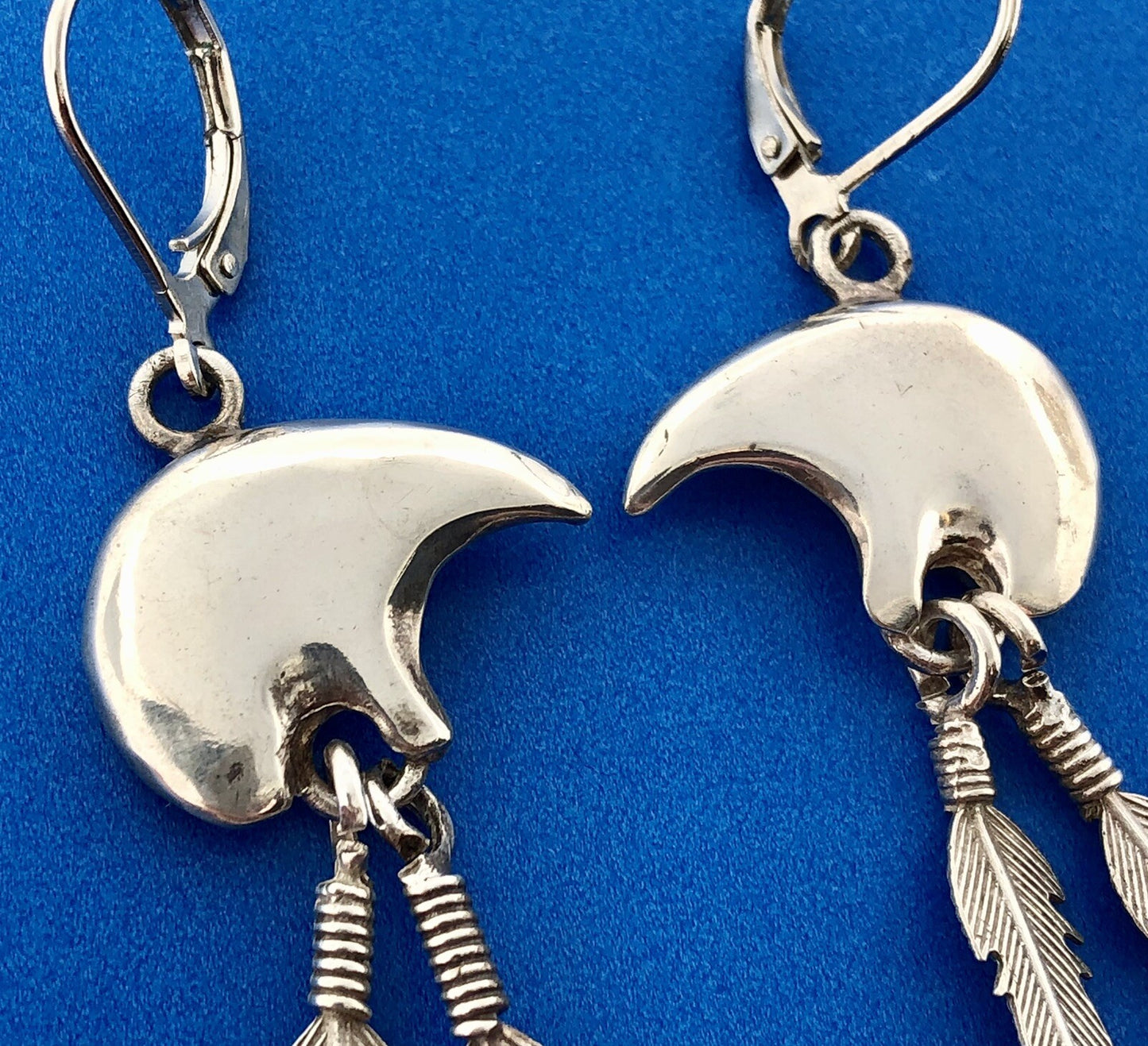 Gene Nataan Navajo 925 Sterling Silver Bear Feather Concho Drop Dangle Earrings