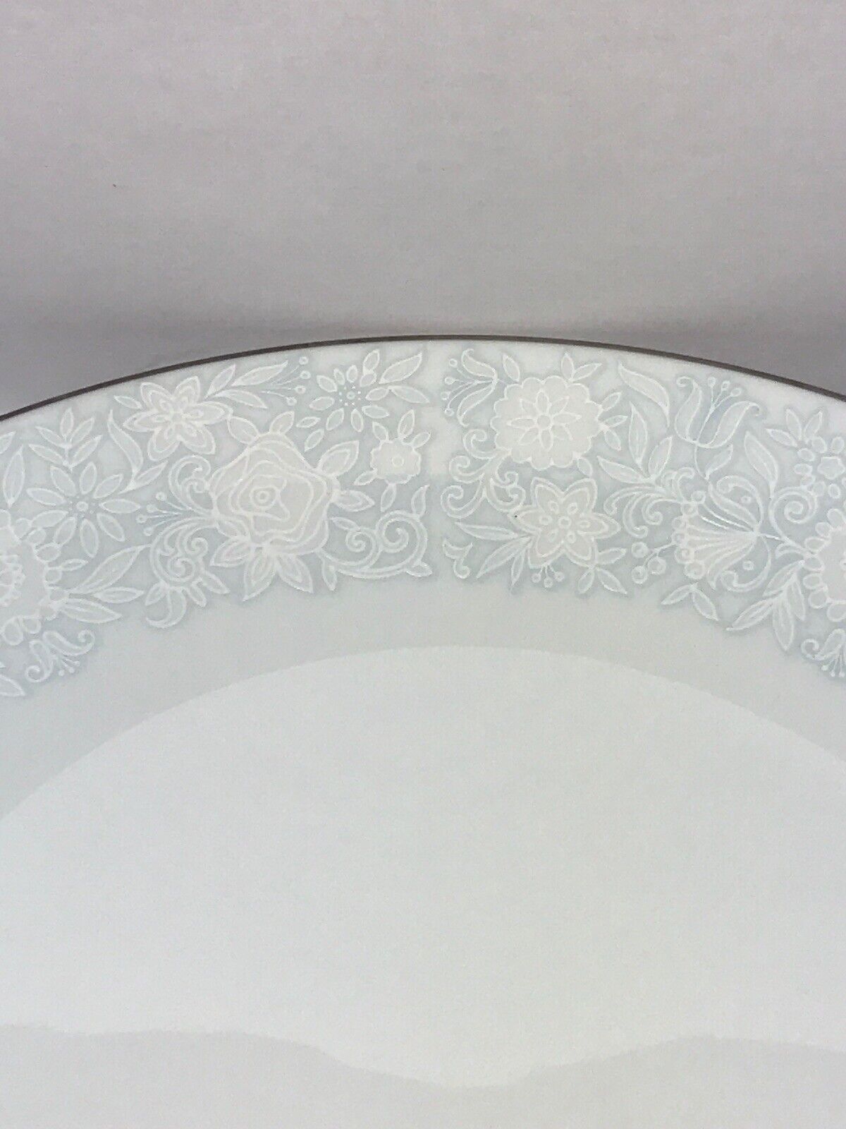 Retired Noritake Ravel Pattern White Flowers w/Blue Silver Trim Dinner Plate