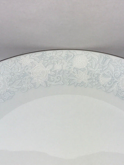 Retired Noritake Ravel Pattern White Flowers w/Blue Silver Trim Dinner Plate