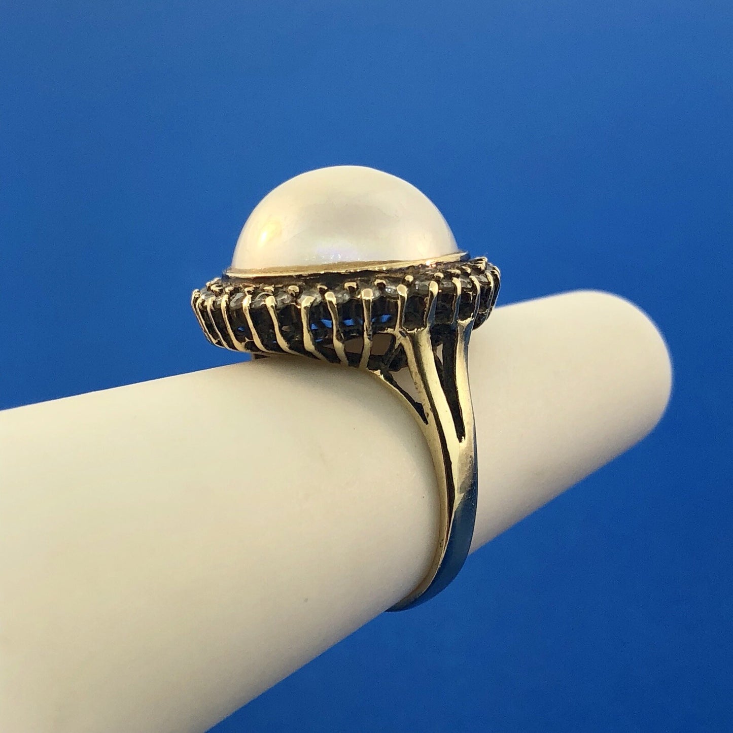 Vintage 14K Yellow Gold Mabe Pearl Diamond Halo Cocktail Dinner Ring
