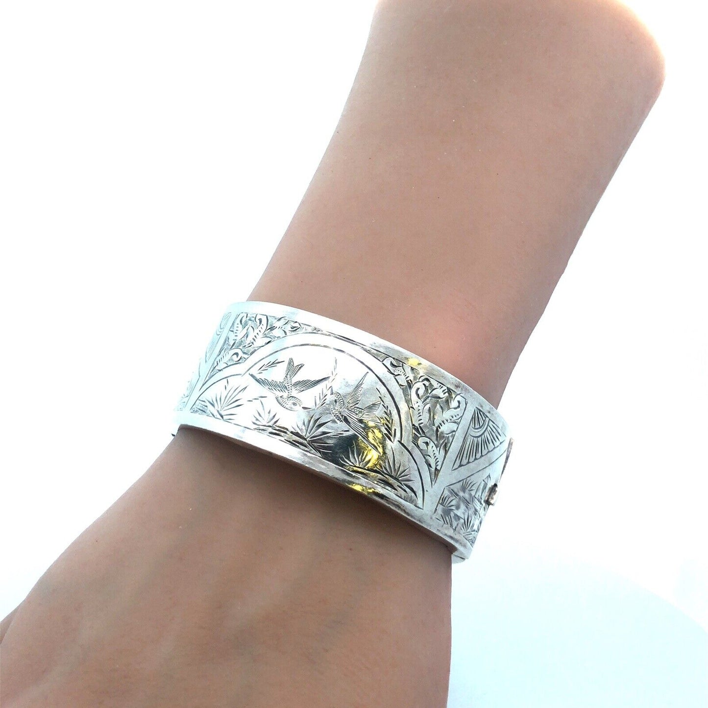 Vintage 925 Sterling Silver Wide Bird Nature Detail Hinged Cuff Bracelet