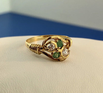 Vintage 18K Yellow Gold Cubic Zirconia Emerald Anniversary Modernist Bypass Ring