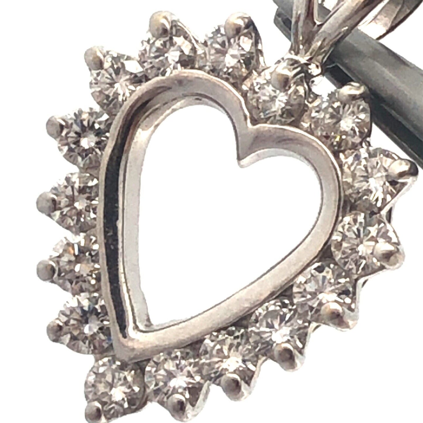 Gorgeous 14k White Gold Round Cut Diamond Heart Romantic Anniversary Pendant