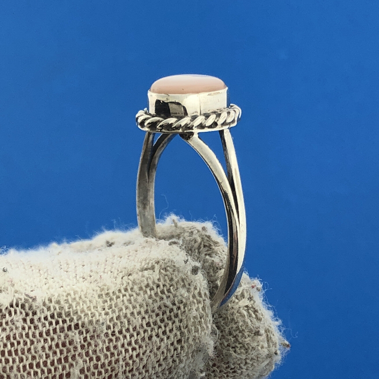 Vintage 925 Sterling Silver Ring with Oval Mother of Pearl Center Ring Size 8.75