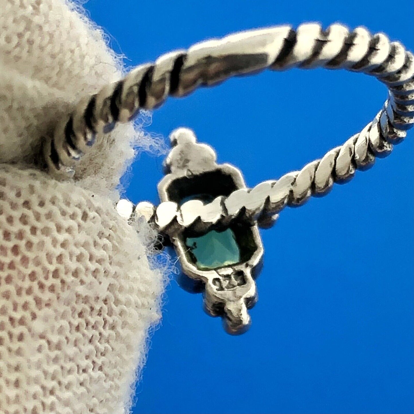 Classic 925 Sterling Silver Peridot Rectangle Bead Work Cable Band Ring