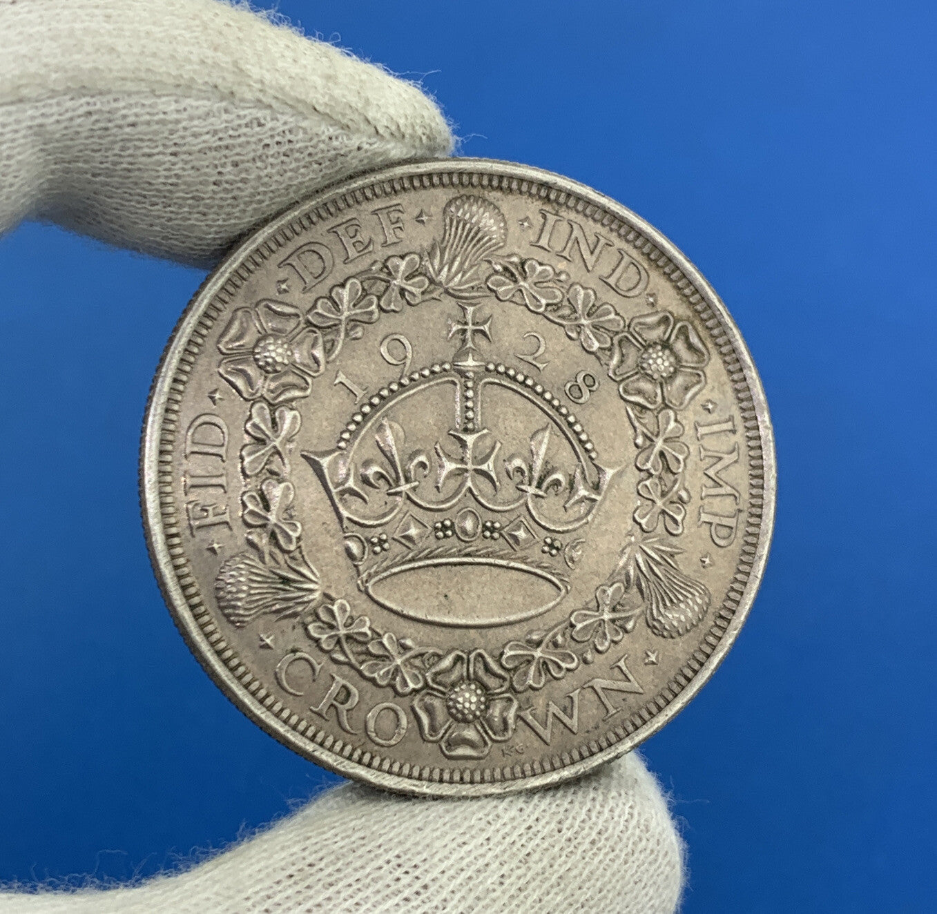 1928 British 1 Crown George V Wreath Crown 50% Silver Better Key Date Coin