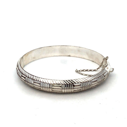 Vintage IBB 925 Sterling Silver Textured Round Hinged Bangle Bracelet