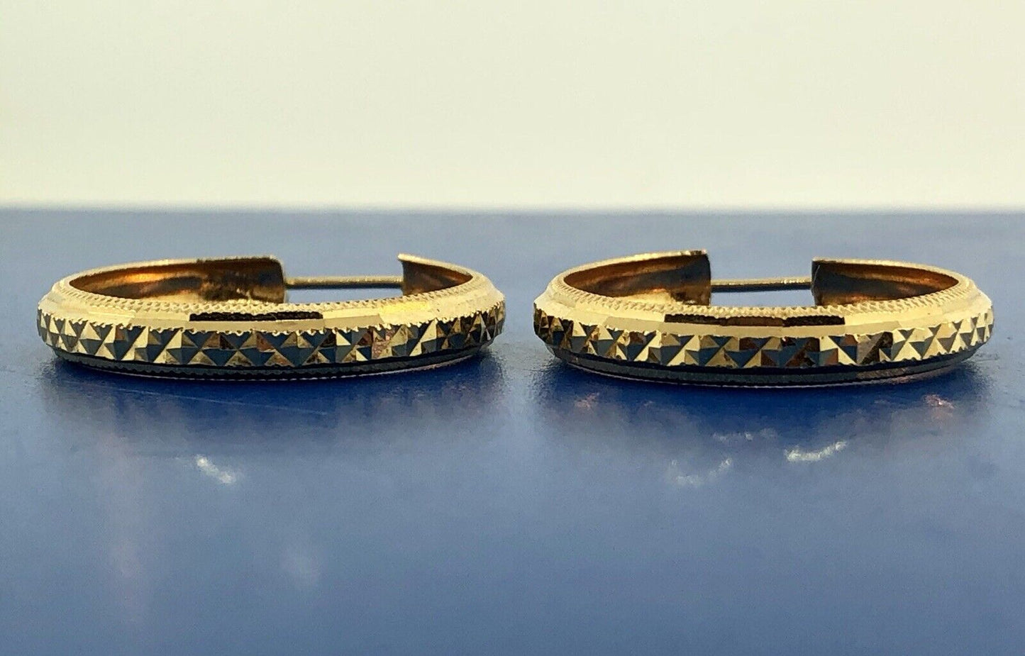 Elegant Designer 14K Yellow Gold Diamond Cut Textured Hoop Earrings