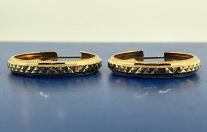 Elegant Designer 14K Yellow Gold Diamond Cut Textured Hoop Earrings