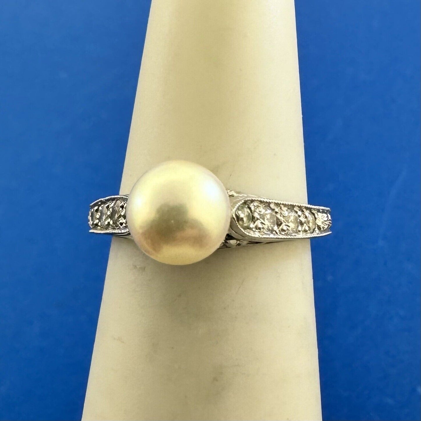 Vintage 14K White Gold Pearl Solitaire Diamond Accented Cocktail Ring