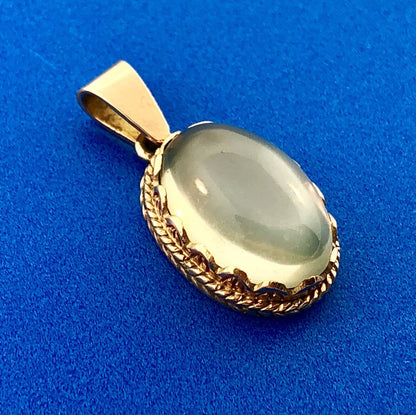 Vintage Art Deco 14K Yellow Gold Gray Green Quartz Cabochon Oval Charm Pendant
