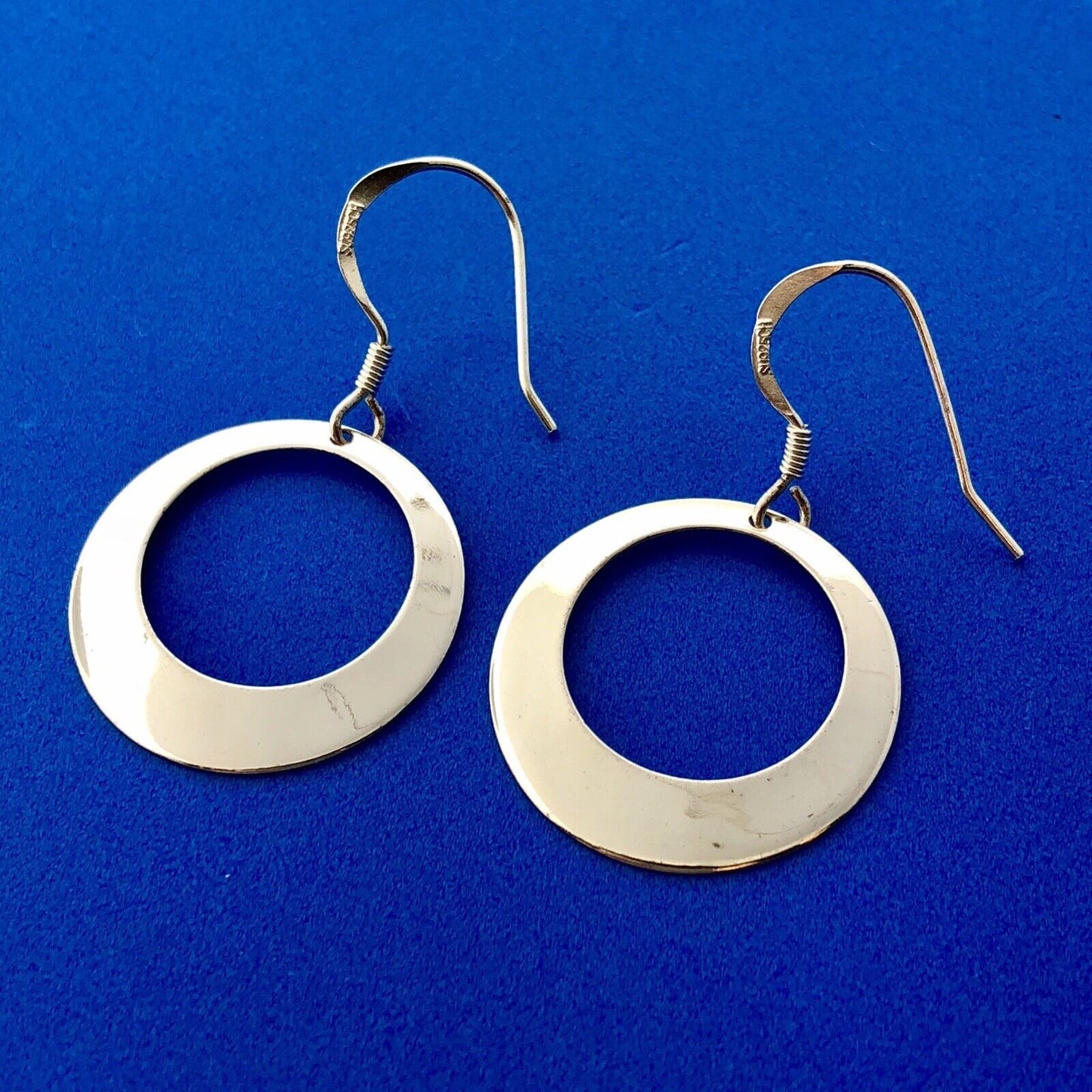 Designer Modernist 925 Sterling Silver Tapered Circle Disc Hoop Earrings