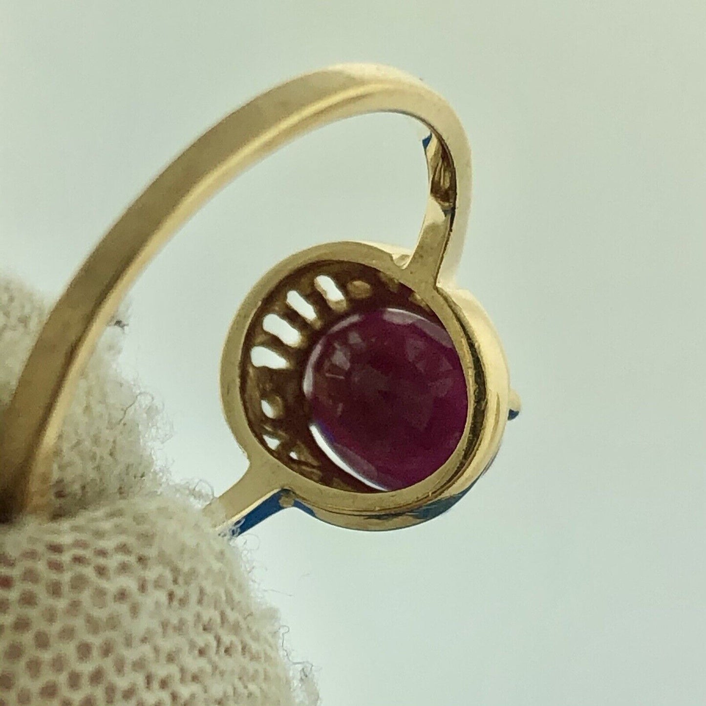 Vintage 10K Yellow Gold Oval Ruby July Anniversary Occasion Ring