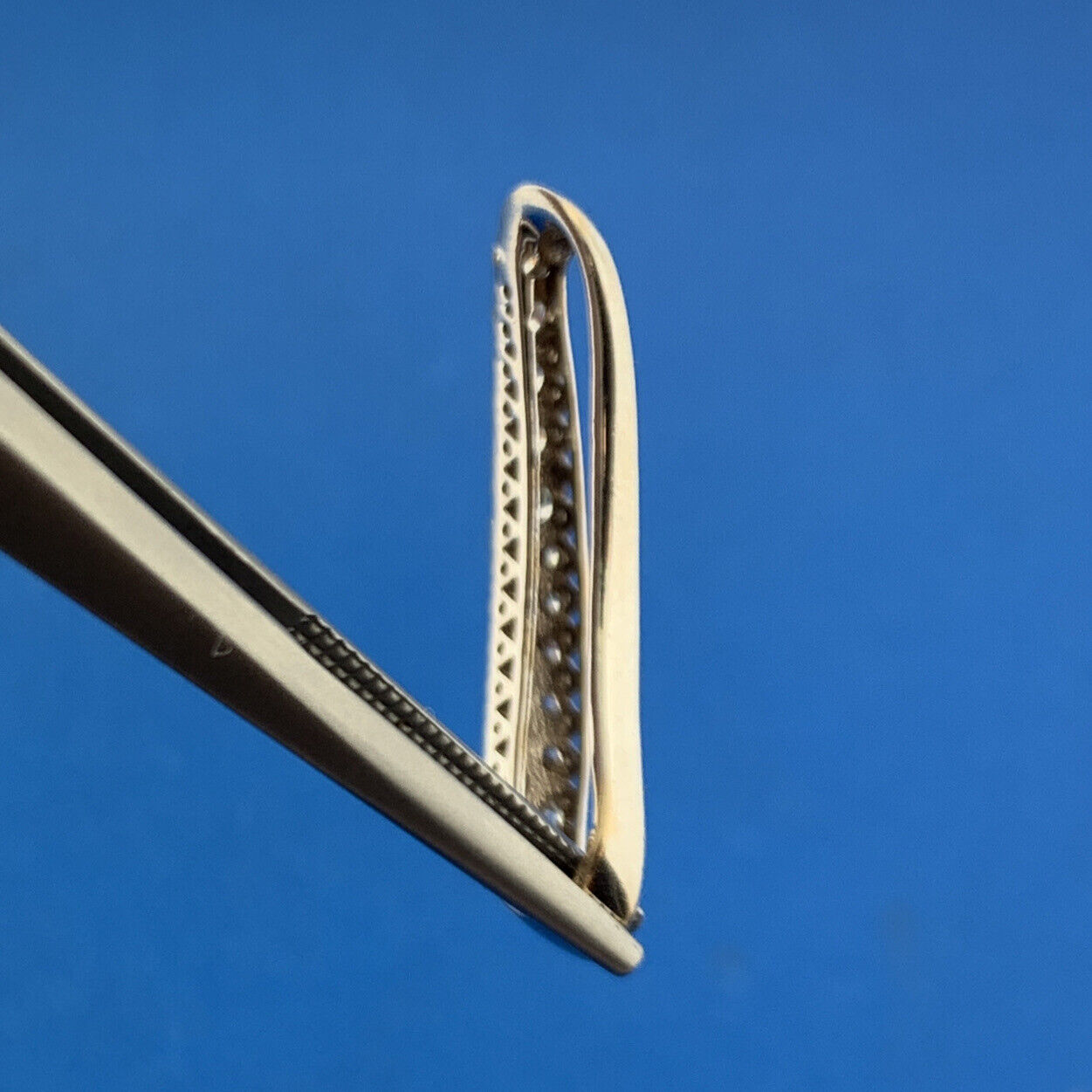 Designer 18K White Gold Diamond Modernist Infinity Eternity Anniversary Pendant