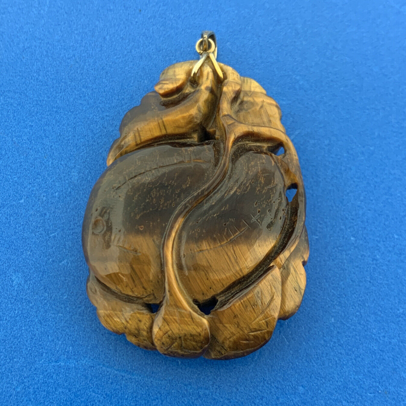 Gorgeous 9k Yellow Gold Carved Tiger's Eye Quartz Floral Stone Dangle Pendant
