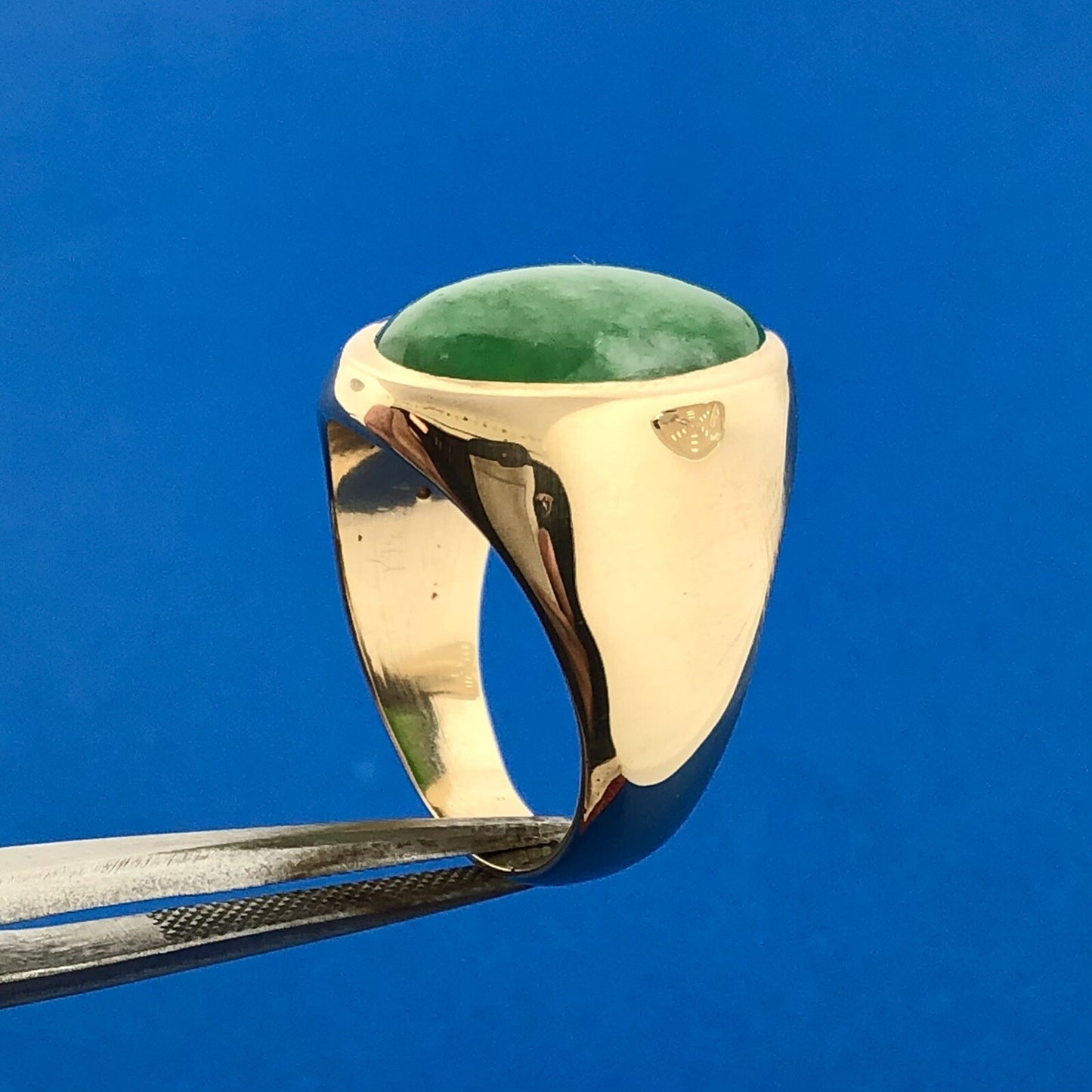 Vintage 14K Yellow Gold Unisex Oval Jade Jadeite Cabochon Statement Dome Ring